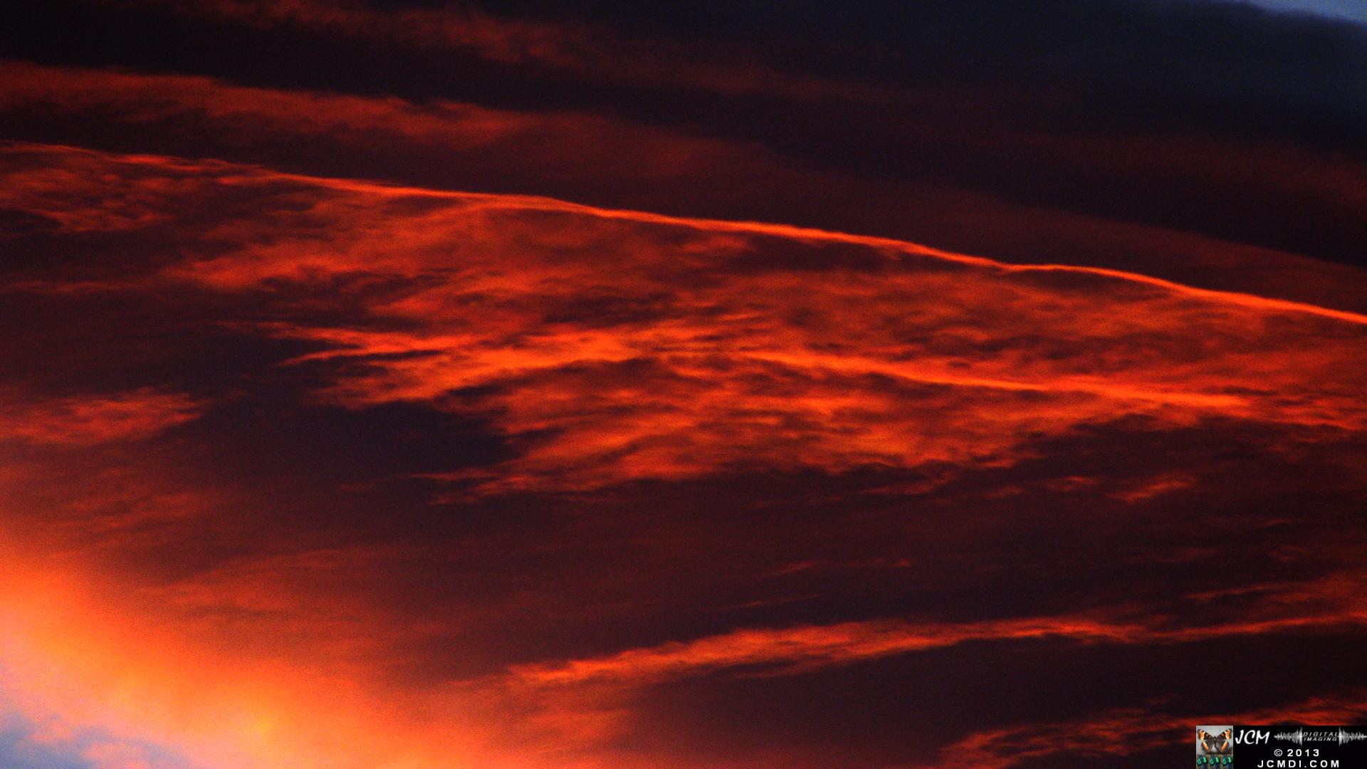1-11-2008 Amazing UFO Lenticular cloud sunset with great under-lighting